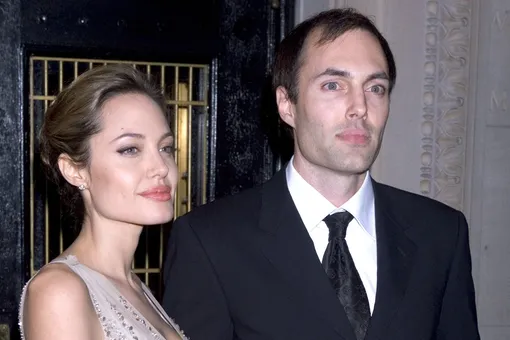 СМИ: брат Анджелины Джоли повлиял на ее решение о разводе