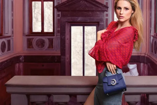 Мастхэв сезона: Мишель Хунцикер демонстрирует новую сумку Lovy Bag от Trussardi