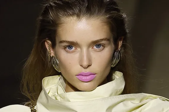 10 трендовых бледно-розовых помад, которые нужны вам в 2026-м