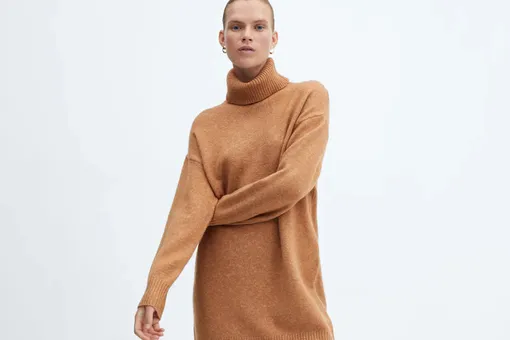 Самая нужная вещь на зиму — платье-свитер в стиле оверсайз. Как найти свое