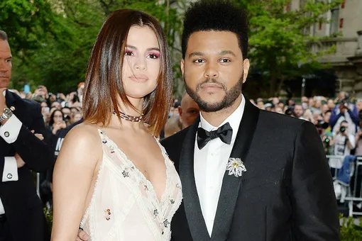 Недолго музыка играла: Селена Гомес заподозрила The Weeknd в измене