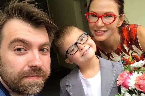 Эвелина Бледанс с сыном и бывшим мужем Эвелина Бледанс с сыном и бывшим мужем