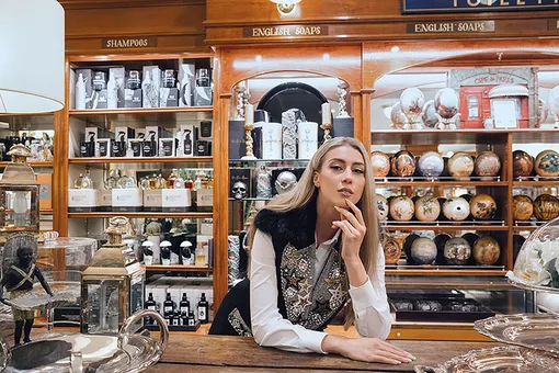 Ангелина Вангор в Profumeria Mazzolari Milano Ангелина Вангор в Profumeria Mazzolari Milano