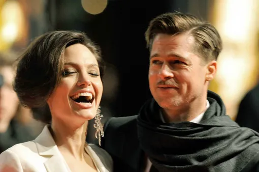 «Все у них хорошо»: отец Анджелины Джоли об отношениях дочери с Брэдом Питтом