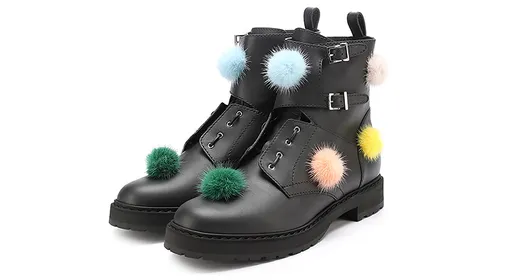 Кожаные ботинки, декорированные мехом, Fendi, 78 050 руб., Fendi. Кожаные ботинки, декорированные мехом, Fendi, 78 050 руб., Fendi.