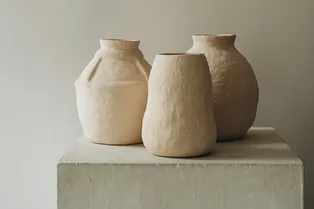 Как выбрать стильную вазу: 9 вариантов, которые впишутся в любой интерьер