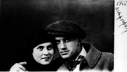 Владимир Маяковский и Лиля Брик в 1915 году.