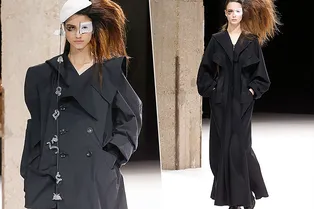 Все в черном: Yohji Yamamoto посвятил шоу памяти Аззедина Алайи и Пабло Пикассо