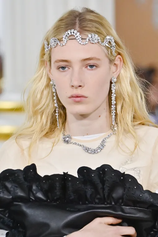 Simone Rocha, весна-лето 2026 Трендовые прически на новый год