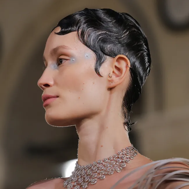 6 трендовых укладок с подиумов Недели высокой моды, которые легко повторить