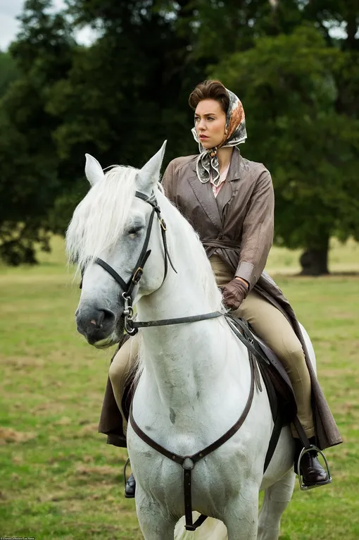 Ванесса Кирби в роли принцессы Маргарет в сериале «Корона»