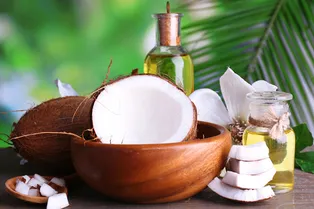 Одно за всех: какие бьюти-продукты может заменить кокосовое масло Одно за всех: какие бьюти-продукты может заменить кокосовое масло