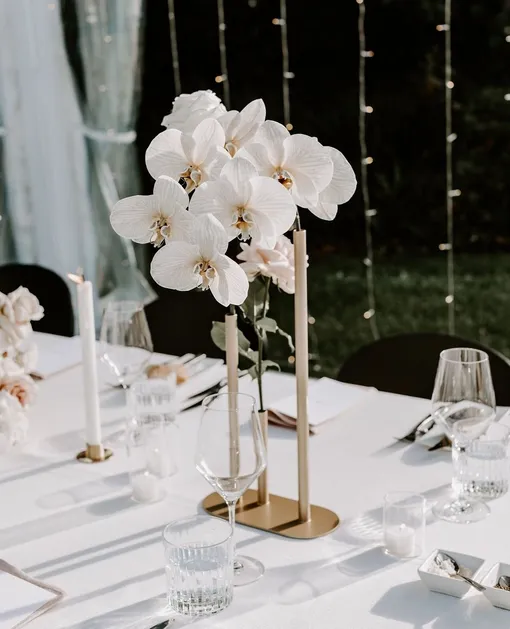 Украшение свадебного стола орхидеями