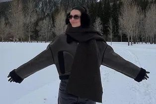 Этот теплый головной убор сейчас в тренде и точно не испортит прическу Этот теплый головной убор сейчас в тренде и точно не испортит прическу