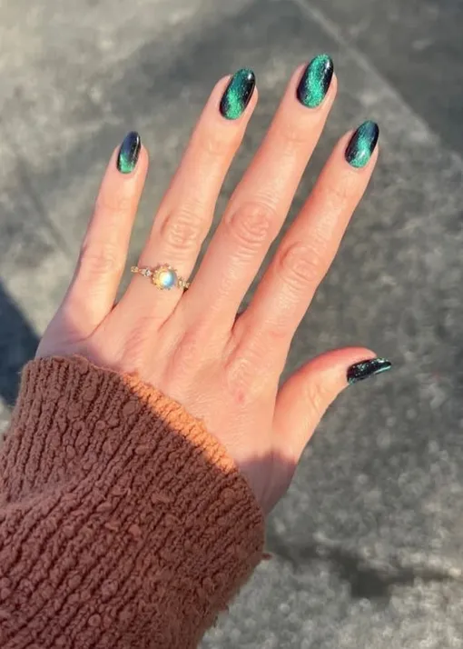 Маникюр в зеленых тонах Маникюр в зеленых тонах