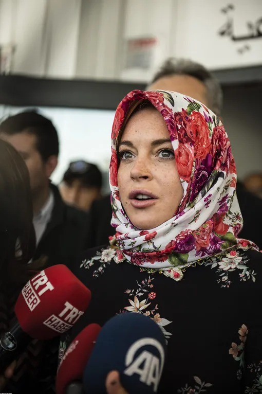 Линдси Лохан дает интервью турецкому телеканалу, ноябрь 2016