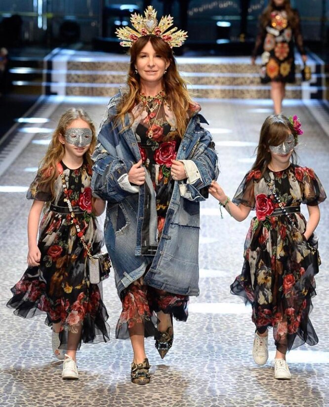 Стелла Аминова с дочерьми на показе Dolce & Gabbana