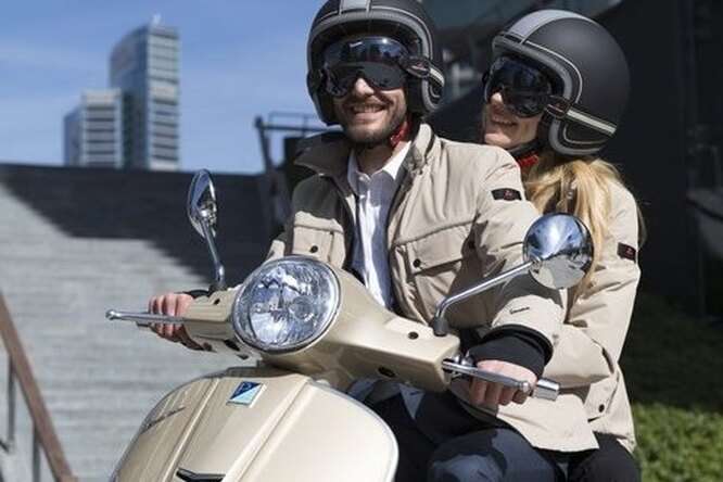 Для путешественников: куртка Peuterey x Vespa идеально сочетается со... скутером!