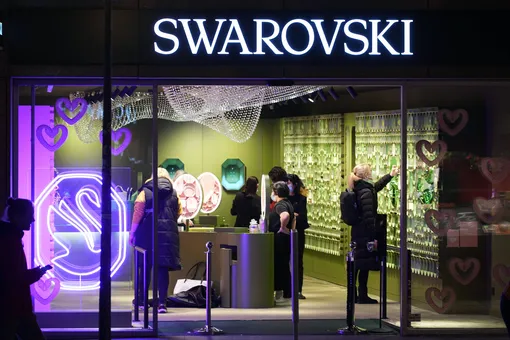 Swarovski приостановил работу онлайн-платформы