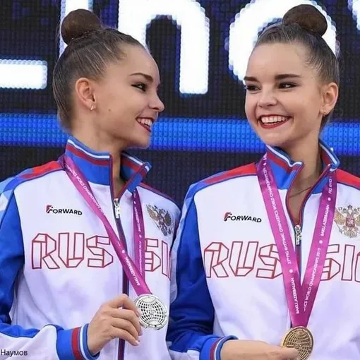 Дина и Арина Аверины Дина и Арина Аверины
