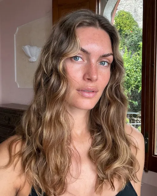 модные прически небрежные локоны