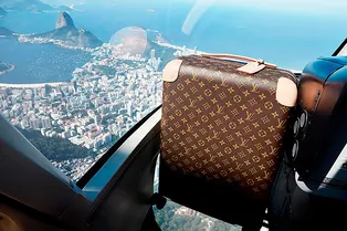 Дама сдавала в багаж: 6 сумок и чемоданов для путешествий Louis Vuitton Дама сдавала в багаж: 6 сумок и чемоданов для путешествий Louis Vuitton