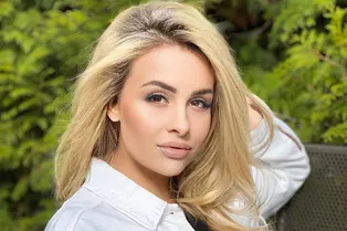 «Я знаю, что мама рядом»: дочь погибшей при загадочных обстоятельствах Валентины Легкоступовой записала песню о ней
