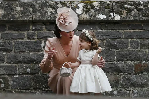 Дети Кейт Миддлтон и принца Уильяма отличились на свадьбе тети