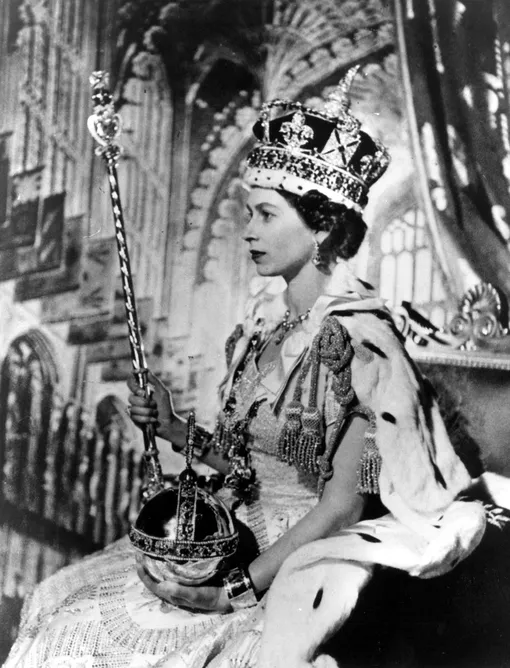 Елизавета II после коронации в 1953 году