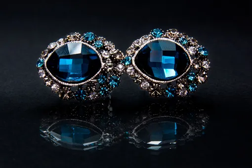 Голубые бриллианты тоже считаются очень редкими