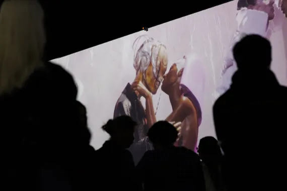 Обновленная версия спектакля, персональные выставки и не только: главные события недели