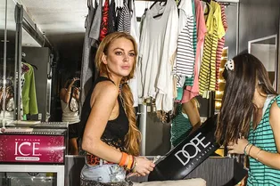 Линдси Лохан — шопоголик? Линдси Лохан — шопоголик?