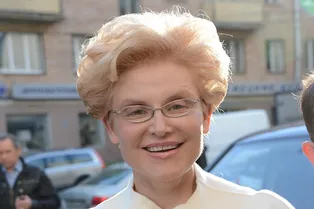 34 года назад: Елена Малышева показала, как выглядела в день своей свадьбы
