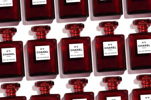 Классика не в тренде: Chanel изменили флакон духов впервые за историю бренда