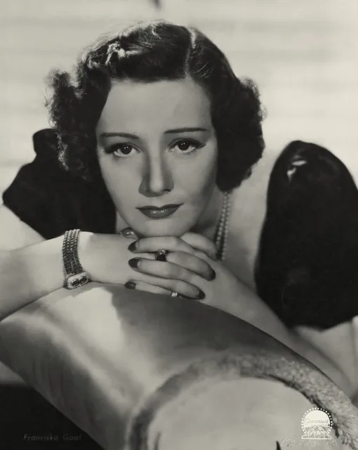 лунный маникюр