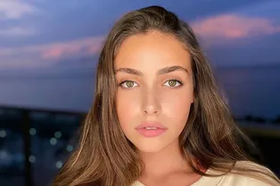 14-летняя Тоня Худякова подчеркнула пышную грудь бикини — и интернет-пользователи снова спорят о ее возрасте 14-летняя Тоня Худякова подчеркнула пышную грудь бикини — и интернет-пользователи снова спорят о ее возрасте