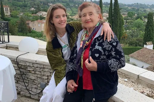 Наталья Водянова отвезла бабушку на юг Франции