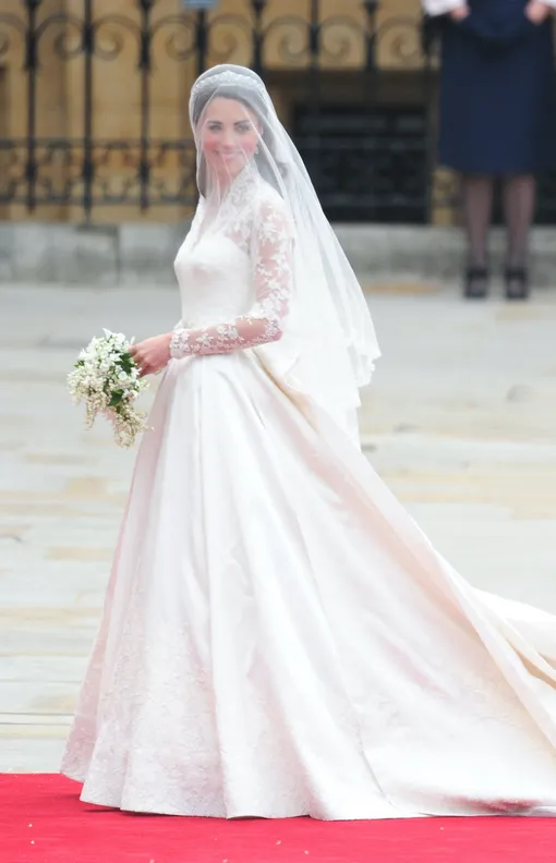 Кейт Миддлтон в свадебном платье