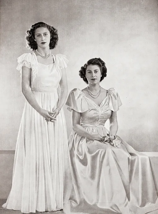 Принцесса Маргарет и Королева Елизавета II, 1946