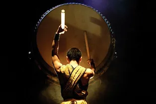 Шоу. Японских барабанщиков YAMATO Шоу. Японских барабанщиков YAMATO