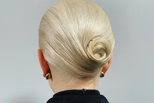 Как уложить средние волосы на Новый Год: 5 модных причесок, которые стоит взять на заметку