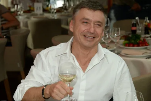 Антон Табаков закрывает рестораны в Москве и переезжает во Францию