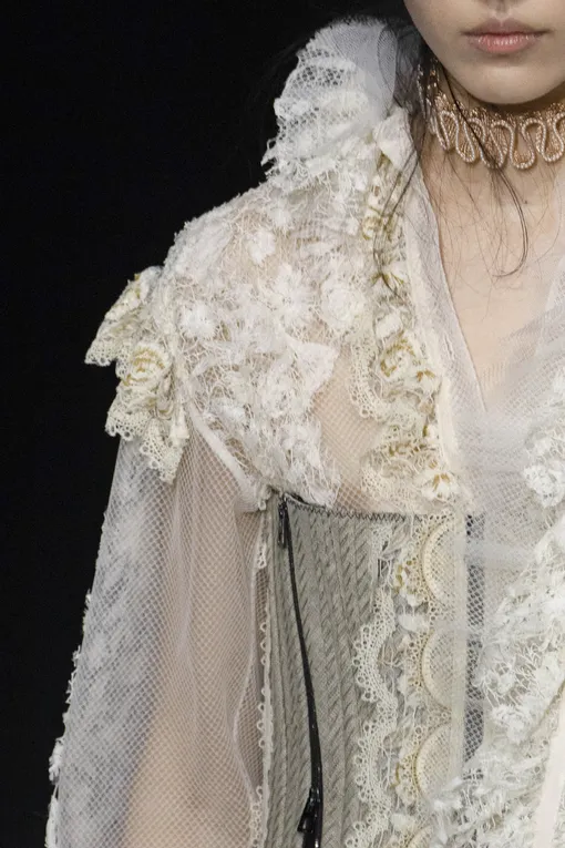 Christian Dior, весна-лето 2026 beige goth модная эстетика осени