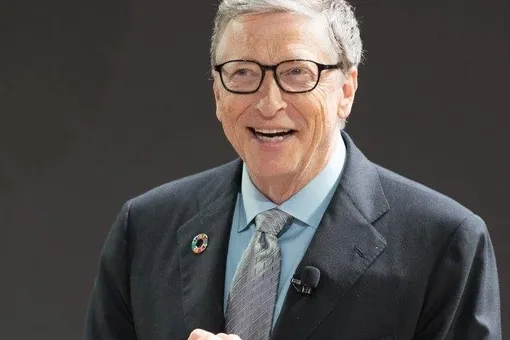 Не зазвездился: Билл Гейтс был замечен в очереди за фастфудом