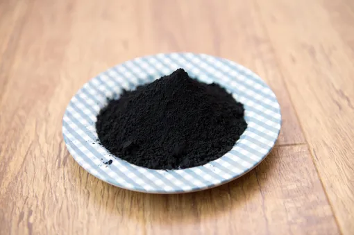 Активированный уголь полезен для здоровья цветов и комнатных растений