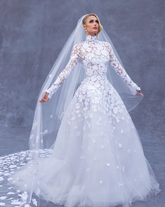 Свадебное платье Пэрис Хилтон в 2021 году