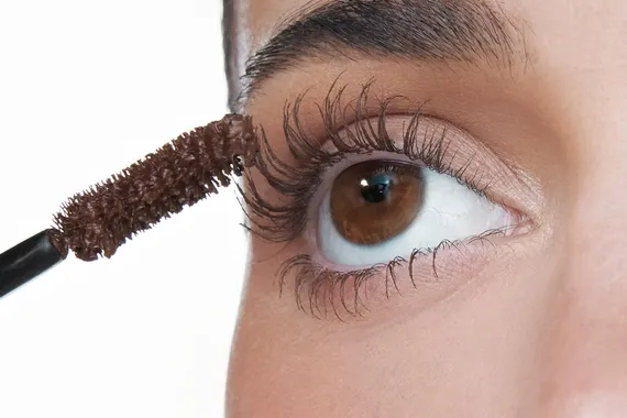 Для объема, удлиняющая или с волокнами фибры: как выбрать идеальную тушь для ресниц, которая подойдет именно вам
