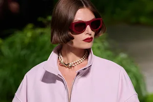 Какие солнцезащитные очки купить на лето: 7 самых модных моделей Какие солнцезащитные очки купить на лето: 7 самых модных моделей