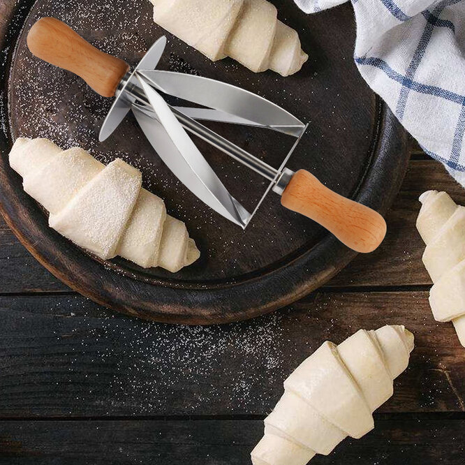 Нож для изготовления круассанов, 291 руб. (на сайте Aliexpress)