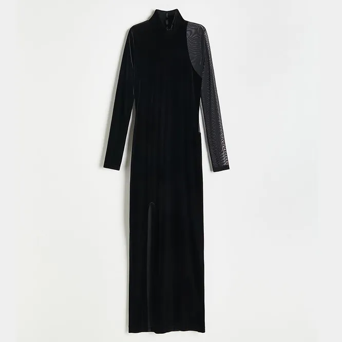Черное бархатное платье с вырезами, 3999 руб.